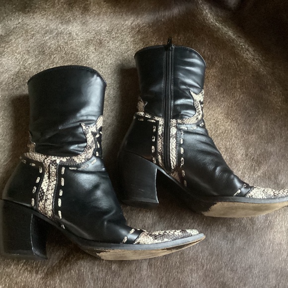 LERRE Made In Italy Black Calfskin & Snakeskin High Booties - Picture 8 of 13